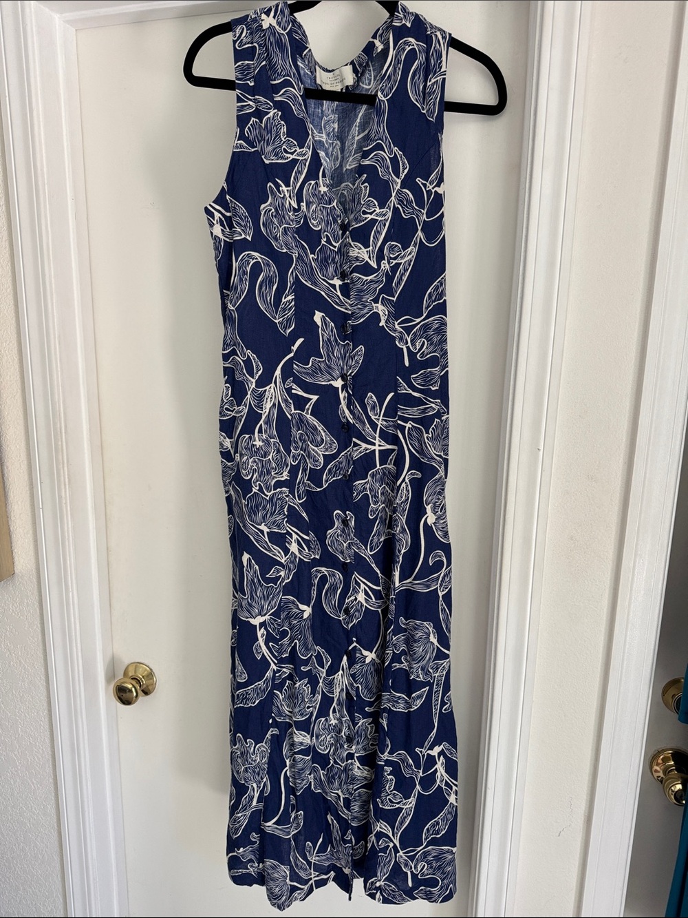 Trovata Navy and White Botanical Linen V-Neck Dress Medium - Picture 4 of 8